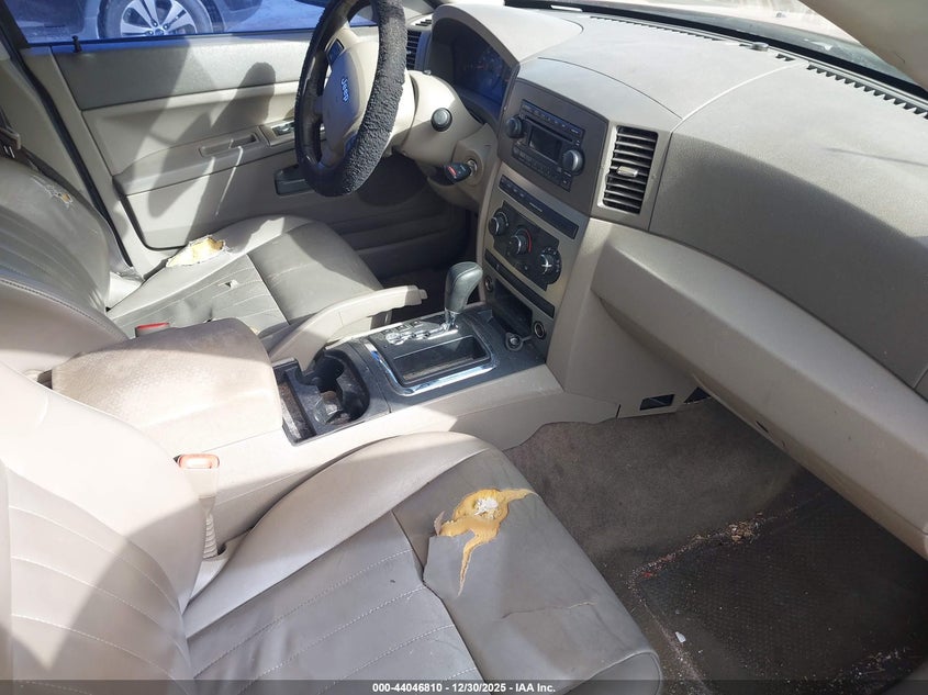 2005 Jeep Grand Cherokee Laredo