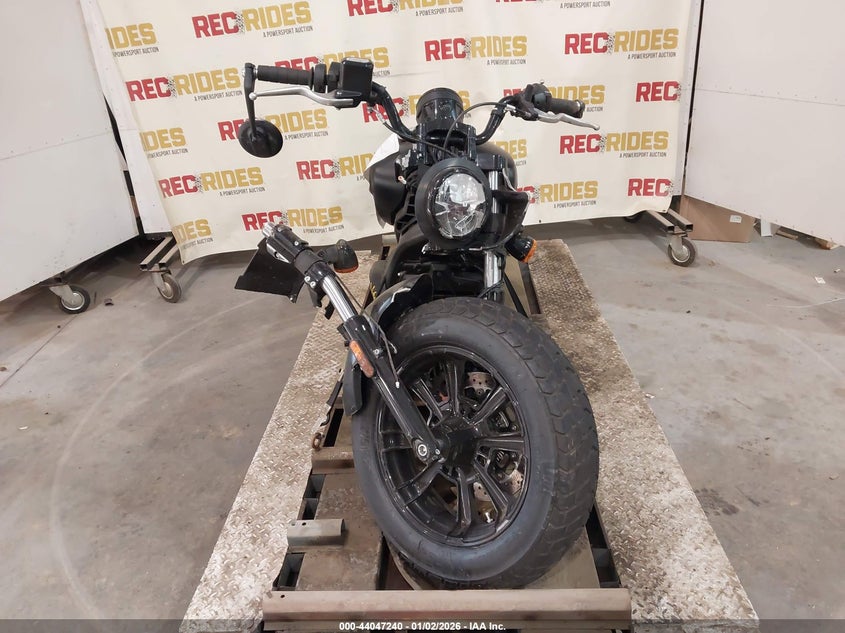 VIN 56KSBF768S3026051 2025 INDIAN MOTORCYCLE CO. SCOUT BOBBER LIMITED +TECH