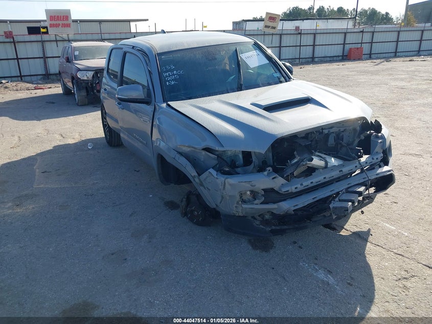5TFAZ5CN3MX112464 2021 Toyota Tacoma Double Cab auction photo 1