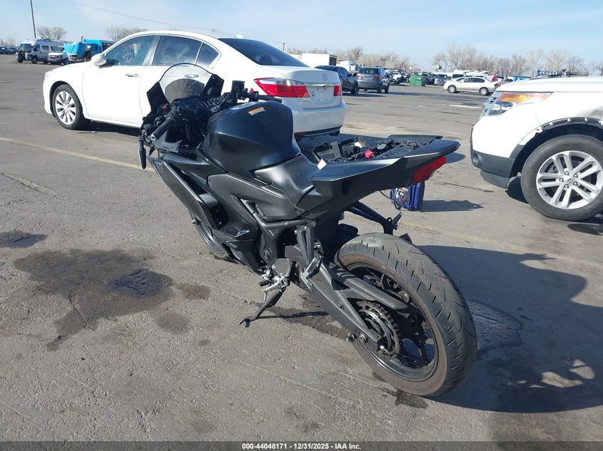 2025 Yamaha Yfz320 A