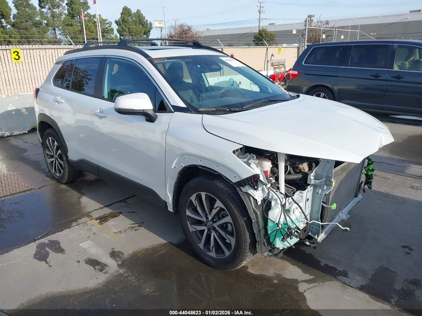 7MUDAAAG4PV071800 2023 Toyota Corolla Cross Xle auction photo 1