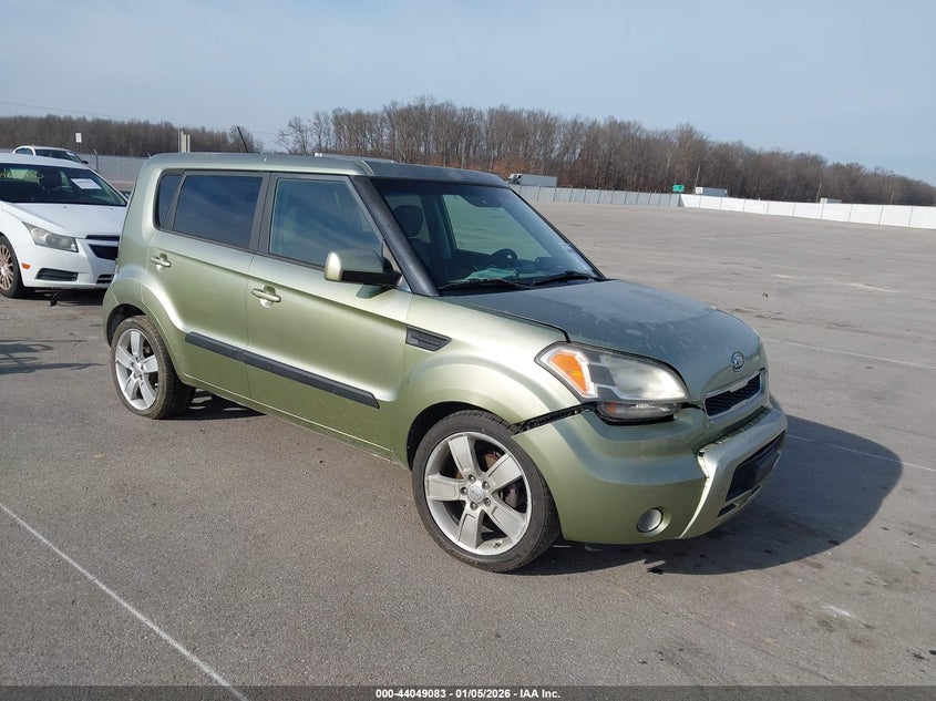 KNDJT2A27B7257173 2011 Kia Soul ! auction photo 1