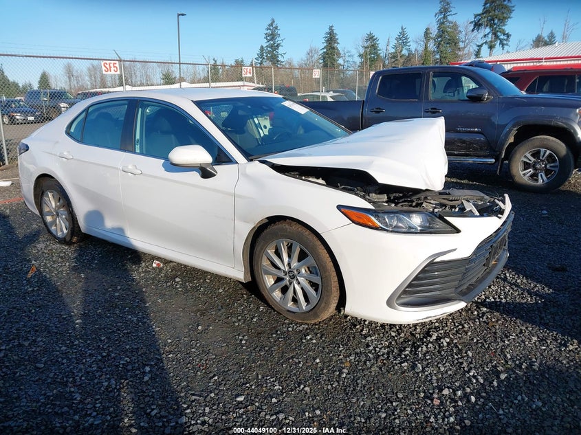2021 Toyota Camry Le