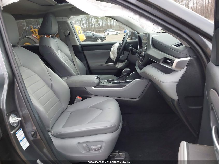 2021 Toyota Highlander Hybrid Xle