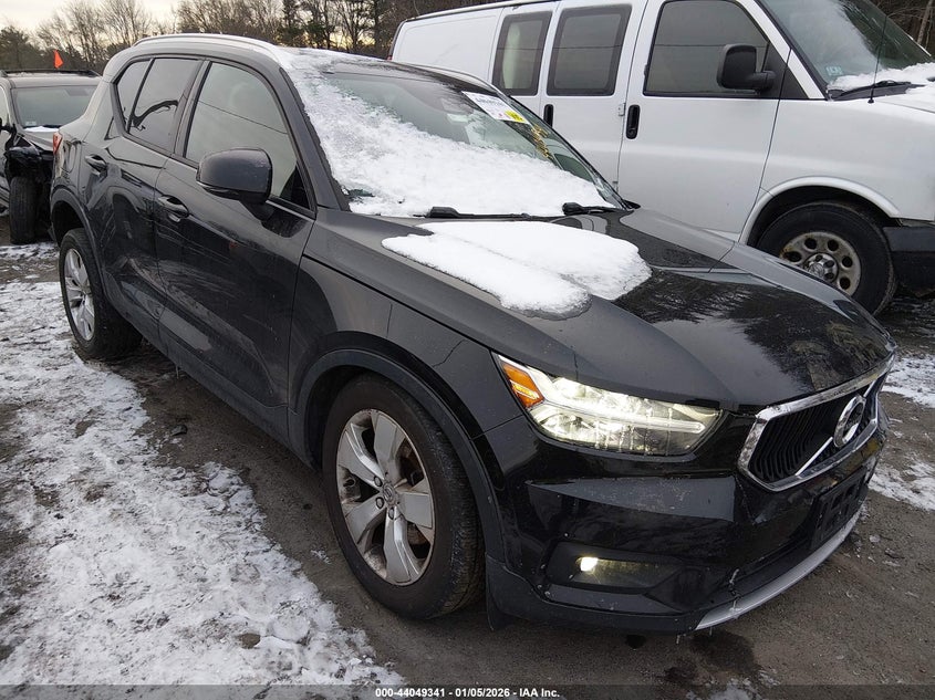 2021 Volvo Xc40 T5 Momentum