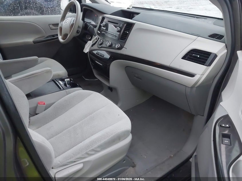 2011 Toyota Sienna Le V6