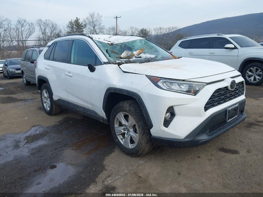 2021 TOYOTA RAV4 XLE