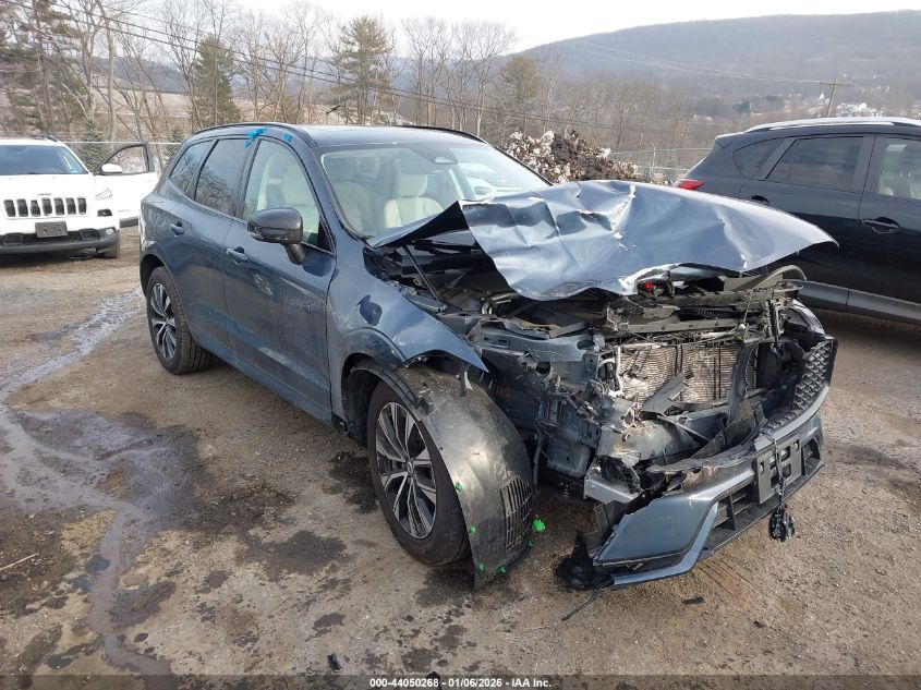 2024 Volvo Xc60 B5 Core Dark Theme