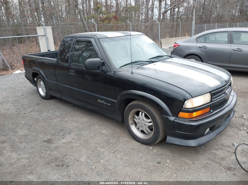 1GCCS195718135877 2001 Chevrolet S-10 Ls auction photo 1