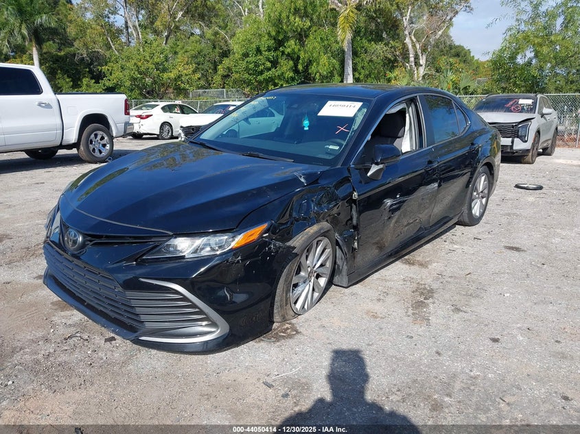2022 Toyota Camry Le