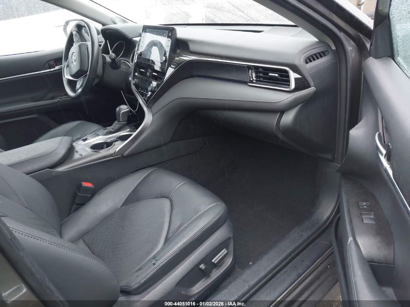 2024 Toyota Camry Hybrid Xle