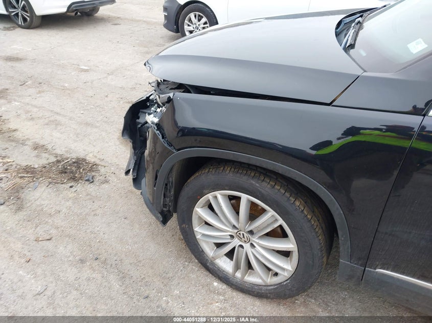 2015 Volkswagen Tiguan Se VIN: WVGBV7AX3FW556674 Lot: 44051288