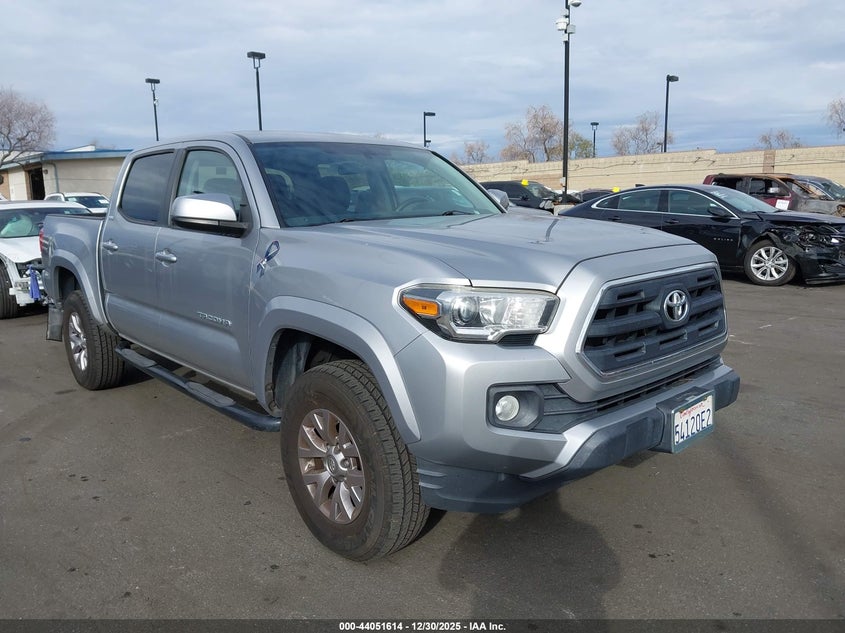 TOYOTA TACOMA 2017. Lot# 44051614. VIN 5TFAX5GN5HX082454. Photo 1