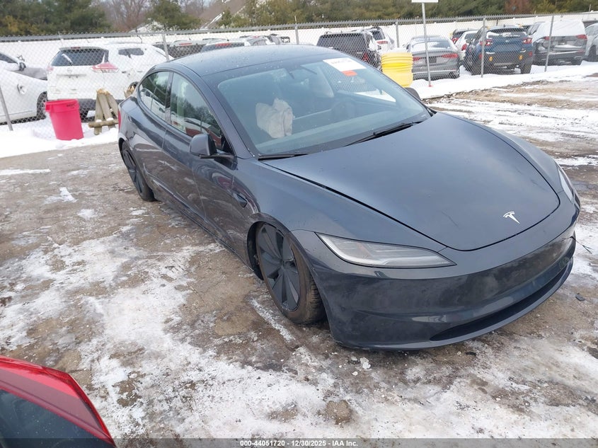 2025 Tesla Model 3 Long Range Rear-Wheel Drive/Standard Rear-Wheel Drive