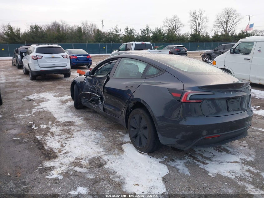 2025 Tesla Model 3 Long Range Rear-Wheel Drive/Standard Rear-Wheel Drive