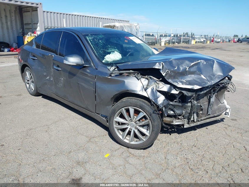 2015 Infiniti Q50 Premium