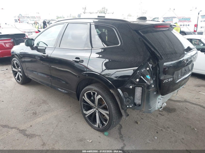 2024 Volvo Xc60 Recharge Plug-In Hybrid T8 Ultimate Dark Theme