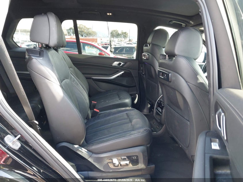 2021 BMW X7 xDrive40I VIN: 5UXCW2C01M9E52853 Lot: 44052673