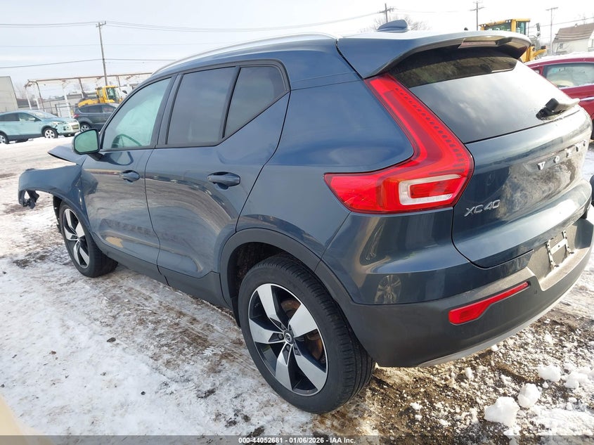 2021 Volvo Xc40 T5 Momentum