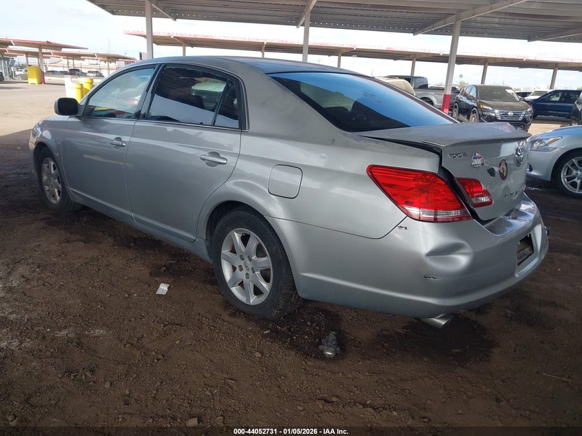 2005 Toyota Avalon Xls