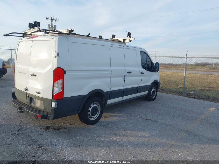 2019 FORD TRANSIT-150 auction photo 4