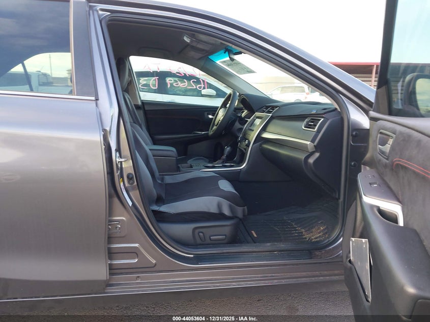 2016 Toyota Camry Xse