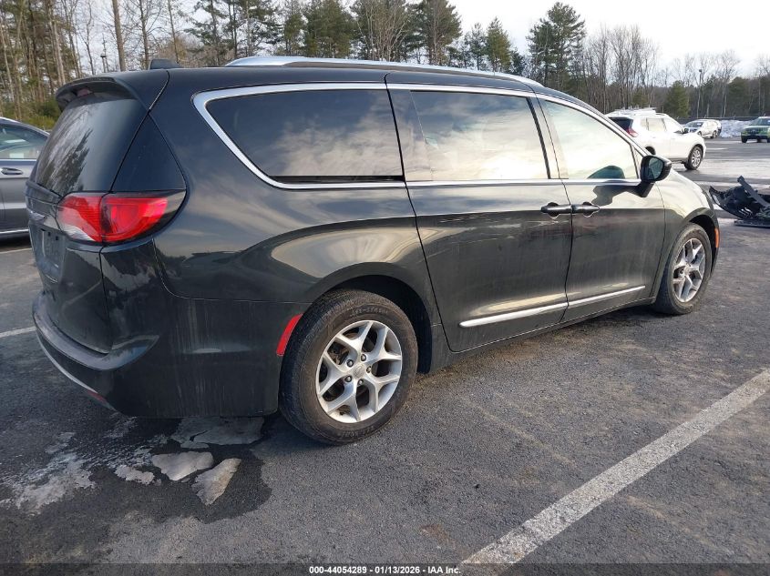 2017 Chrysler Pacifica Touring-L Plus