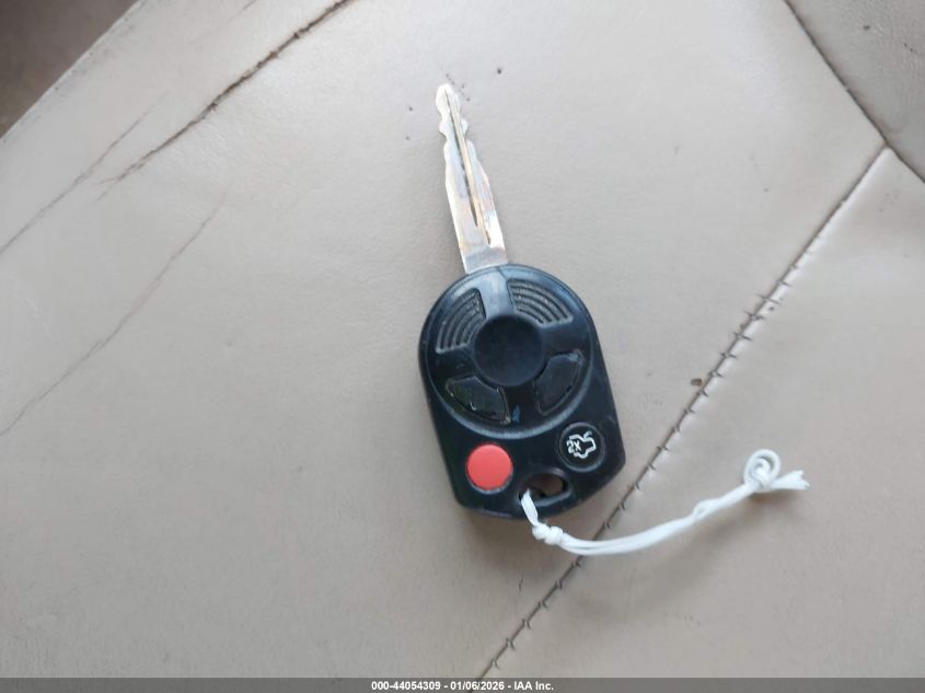 2008 Ford Escape Limited VIN: 1FMCU94108KB27027 Lot: 44054309