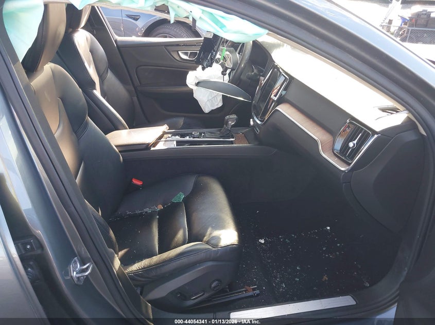 2021 Volvo S60 T5 Momentum