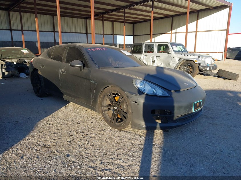 PORSCHE PANAMERA 4