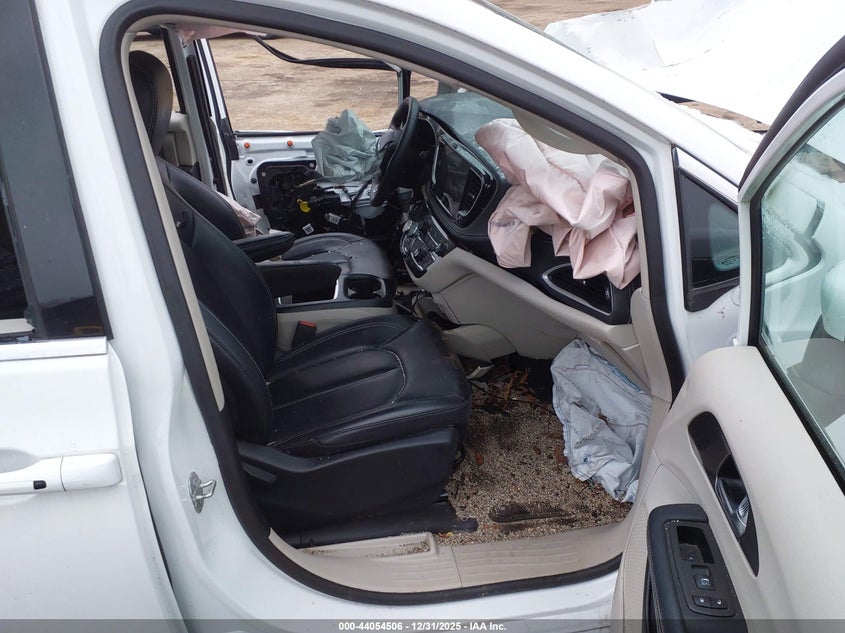 2023 Chrysler Pacifica Hybrid Touring L