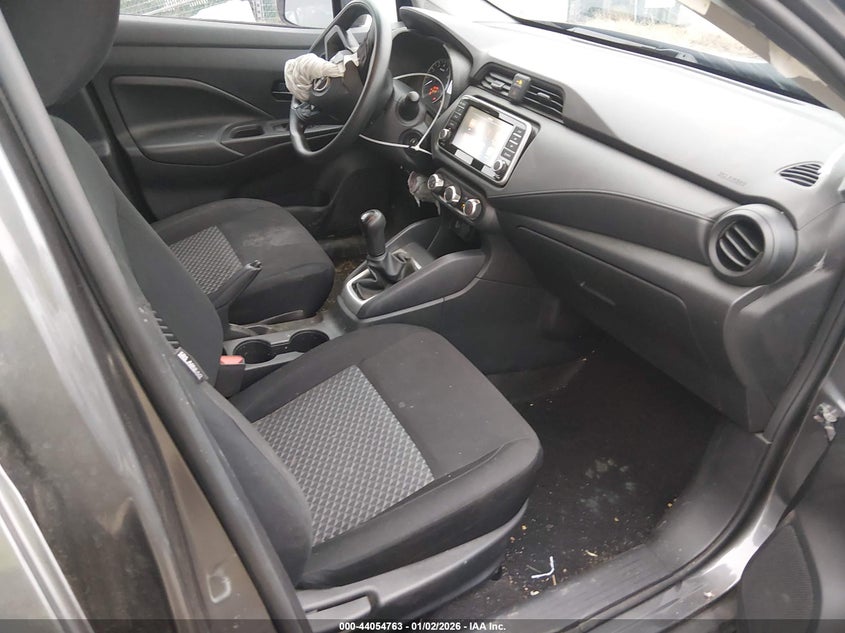 2024 Nissan Versa 1.6 S