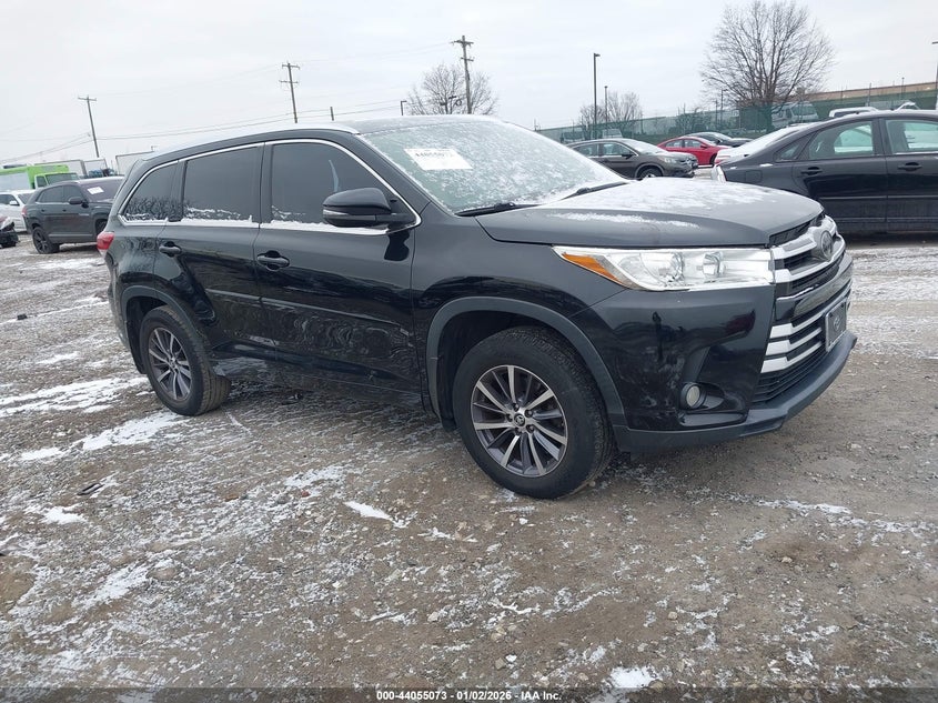5TDJZRFH5HS440896 2017 Toyota Highlander Xle auction photo 1