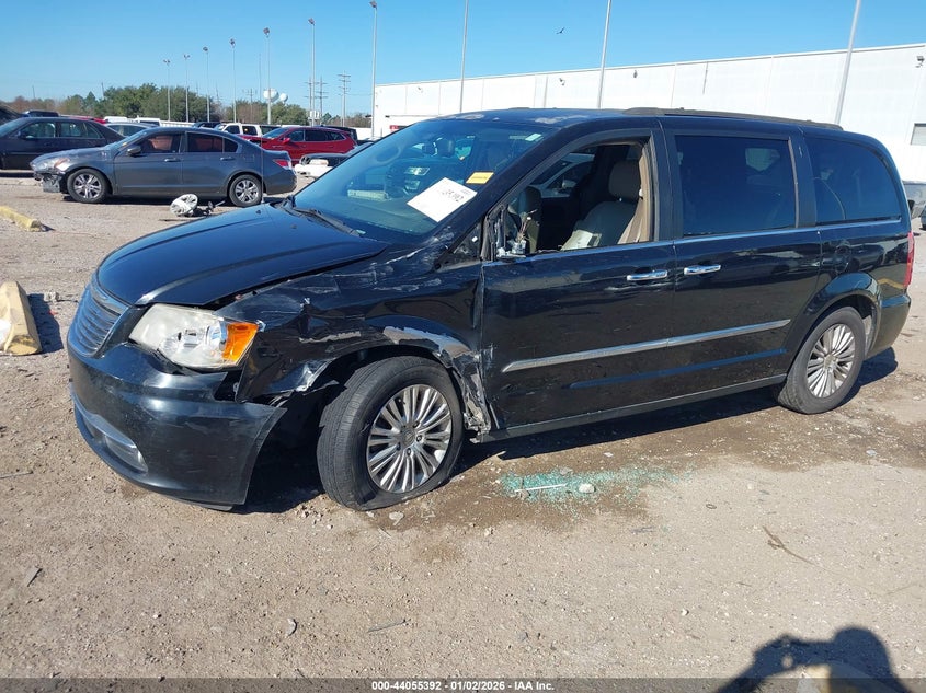 2013 Chrysler Town & Country Touring-L