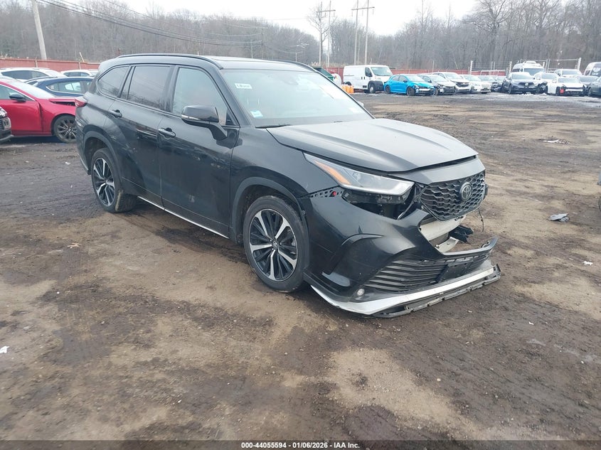 2022 Toyota Highlander Xse