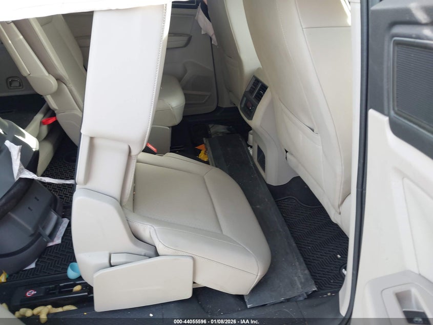 VIN 1V2WR2CA1KC540439 2019 VOLKSWAGEN ATLAS 3.6L V6 SE W/TECHNOLOGY