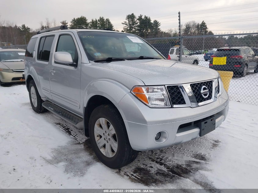 2005 Nissan Pathfinder Le