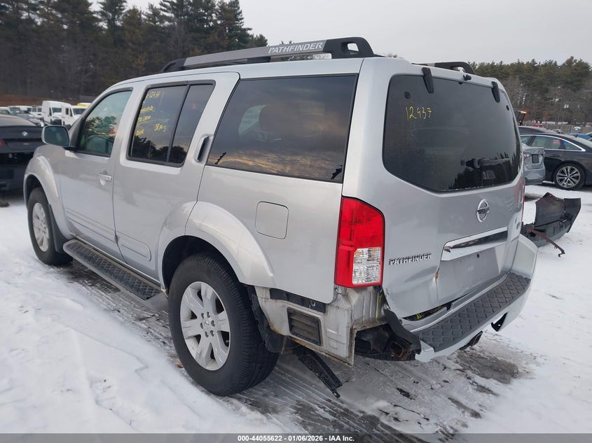 2005 Nissan Pathfinder Le
