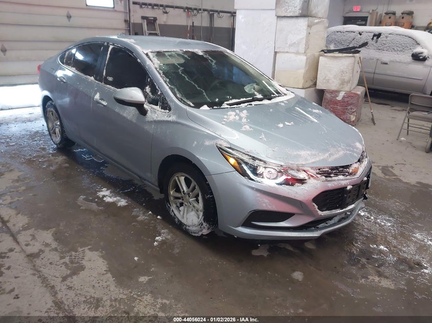 1G1BE5SM2J7113330 2018 Chevrolet Cruze Lt Auto auction photo 1