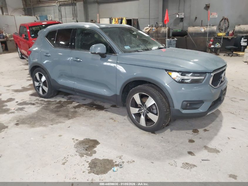 2021 Volvo Xc40 T5 Momentum