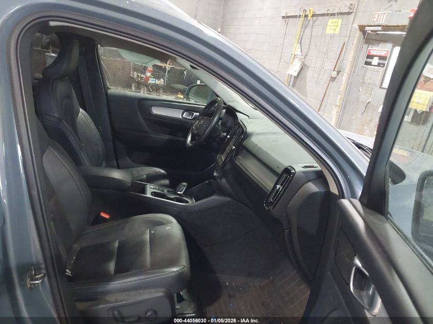 2021 Volvo Xc40 T5 Momentum