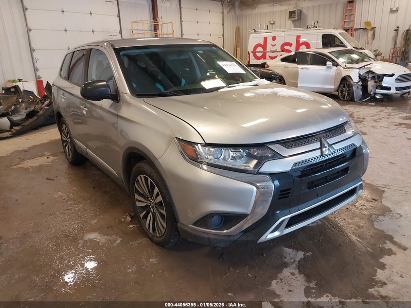 2019 Mitsubishi Outlander Es