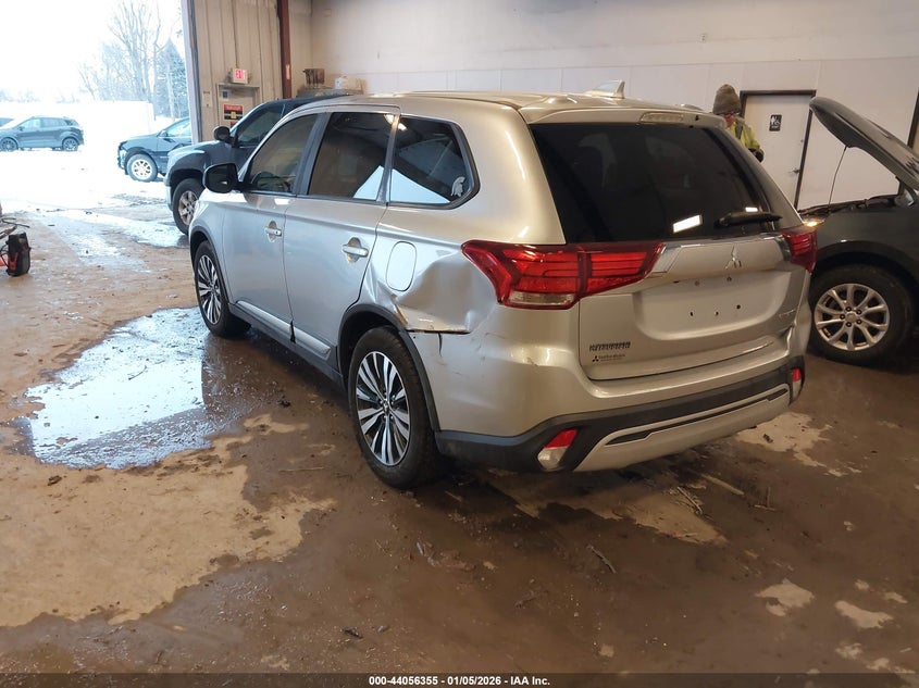 2019 Mitsubishi Outlander Es