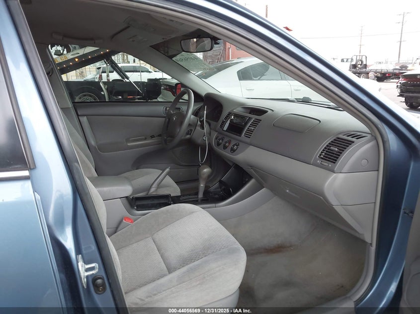 2004 Toyota Camry Le