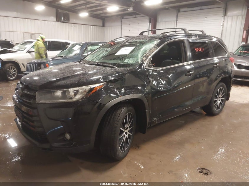 2017 Toyota Highlander Se