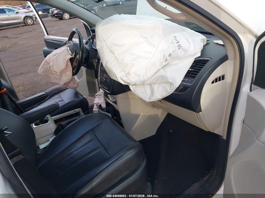 2013 Chrysler Town & Country Touring