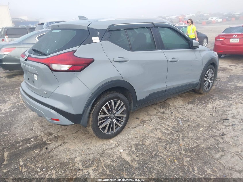 2021 Nissan Kicks Sv Xtronic Cvt