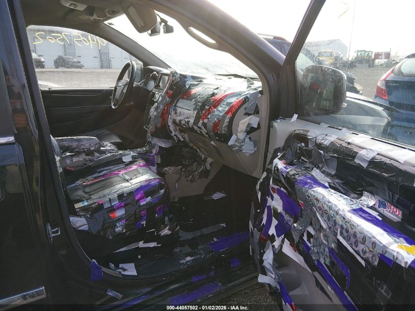 2014 Chrysler Town & Country Touring-L