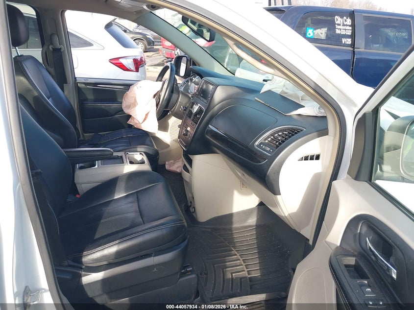 2014 Chrysler Town & Country Touring