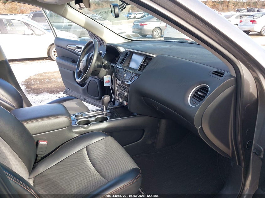 2020 Nissan Pathfinder Sv 4Wd